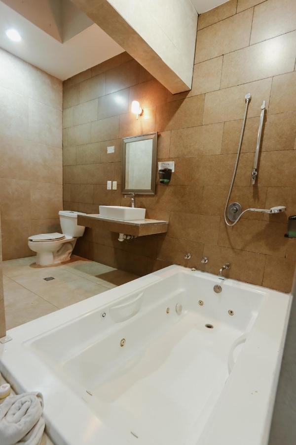 Auto Hotel Las Maravillas Santa Cruz Xoxocotlán Exteriör bild